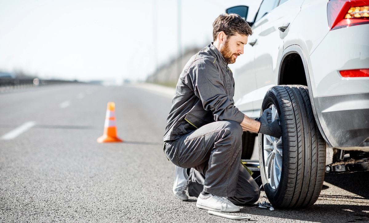 London Tyre Fitters Tyre Fitters ,  Tire installation, Free website template,  Tire replacement, New Company,  Wheel alignment, Free Website, Tec-Nut.com Websites, Better than squarespace Serving Dorking